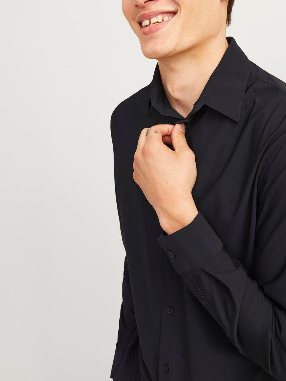 Camicia Classica Jack e Jones Blaactive Stretch da Uomo - Nero